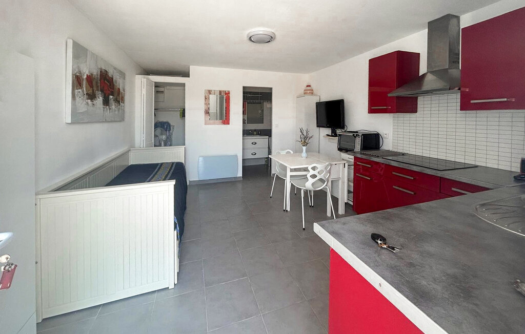 Studio avec rez-de-jardin et piscine à Camps-la-Source - Photo 4