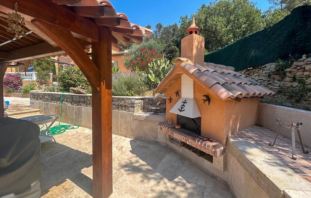 Studio avec rez-de-jardin et piscine à Camps-la-Source - Photo 10