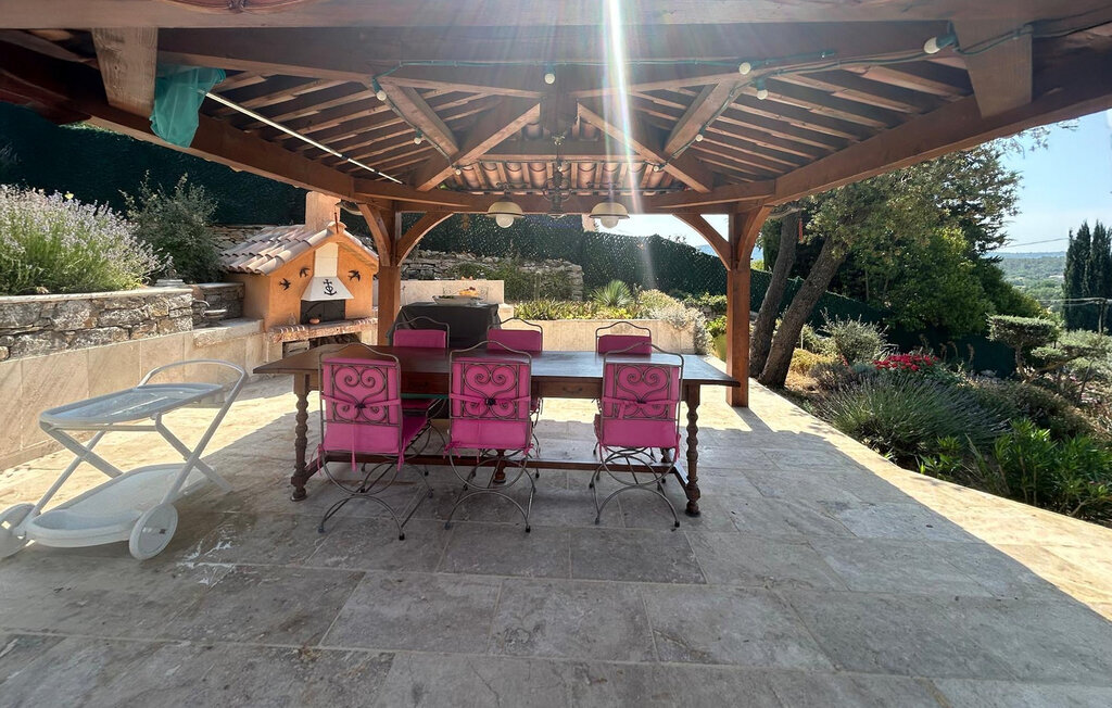 Studio avec rez-de-jardin et piscine à Camps-la-Source - Photo 13