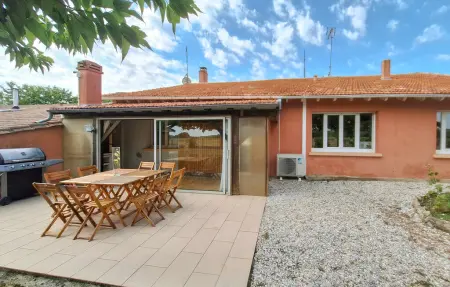 Maison pierre 8 personnes avec piscine à Civrac-en-Médoc : photo 2