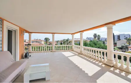 Maison 5 chambres piscine privée à Fréjus : photo 2