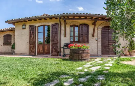 Maison en pierre avec piscine près d'Allerona : photo 2