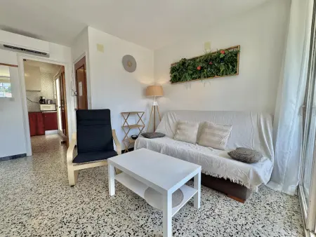 Appartement 4 pers. à 4 min de plage, clim et parking : photo 2