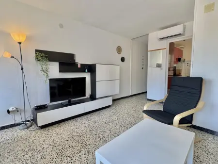 Appartement 4 pers. à 4 min de plage, clim et parking : photo 3
