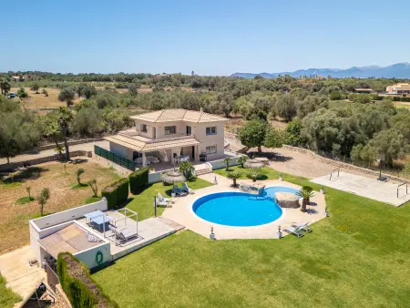 Location gite à Sa Pobla, Villa avec piscine, climatisation - 6 pers.