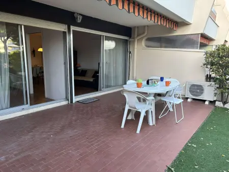 Appartement 1 chambre avec jardin privatif à Port Camargue : photo 3
