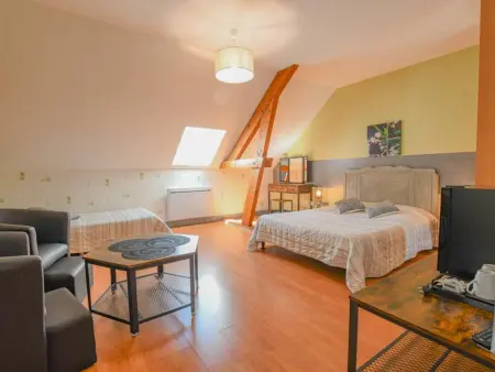 Gîte 12 pers. avec piscine à Précy-Saint-Martin : photo 5