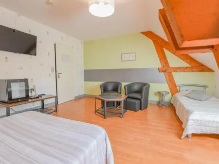 Gîte 12 pers. avec piscine à Précy-Saint-Martin : photo 18