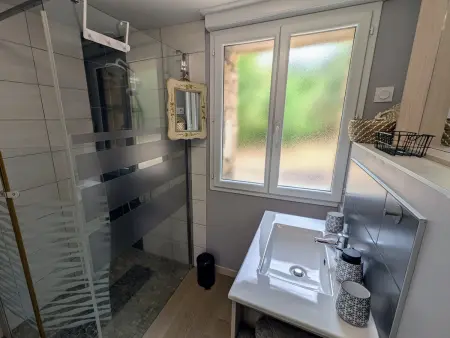 Gîte 6 pers. à Vanne : maison avec jardin clos et vélos : photo 9