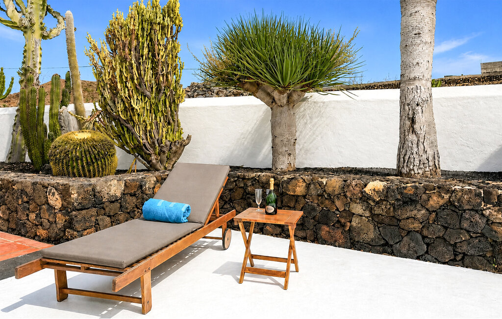 Villa Buenlugar à Yaiza, piscine et vue volcanique - Photo 10