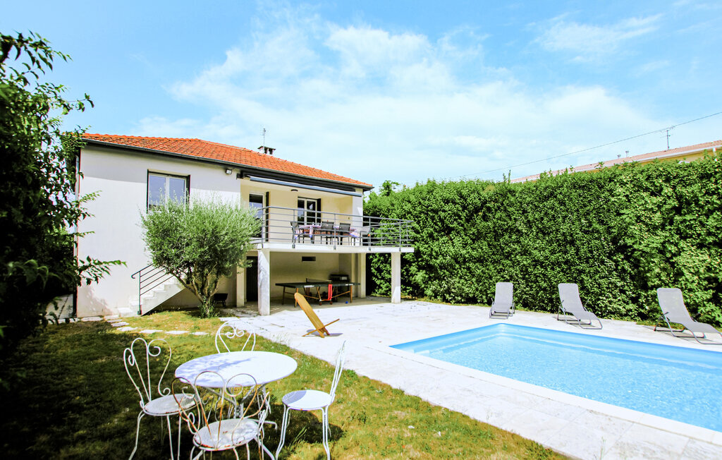 With house, Maison 6 personnes à Montélimar - Photo 9