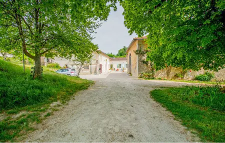 Maison 4 pers. sur 3 hectares boisés à Saint-Maigrin : photo 1