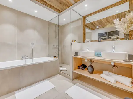 Blanc des Cimes : Appartement 12 pers., terrasse 80m² vue lac : photo 6