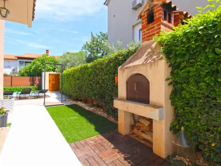 Maison House 843 avec terrasse privée à Fažana : photo 3