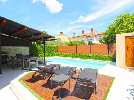Maison House 843 avec terrasse privée à Fažana : photo 4