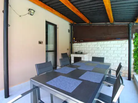 Maison House 843 avec terrasse privée à Fažana : photo 11