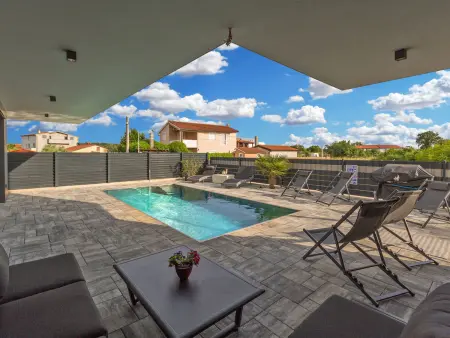 Maison 120 m² avec terrasse et parking à Pula : photo 4