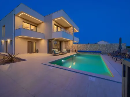 Art Villa Sansa, maison de luxe avec piscine chauffée à Krk : photo 1