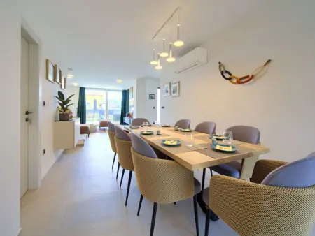 Art Villa Sansa, maison de luxe avec piscine chauffée à Krk : photo 8