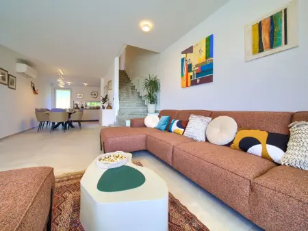 Art Villa Sansa, maison de luxe avec piscine chauffée à Krk : photo 12