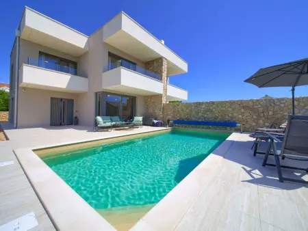 Art Villa Sansa, maison de luxe avec piscine chauffée à Krk : photo 31