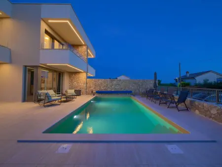Art Villa Sansa, maison de luxe avec piscine chauffée à Krk : photo 38