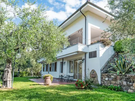 Location villa à Diano Castello, Soleggiata