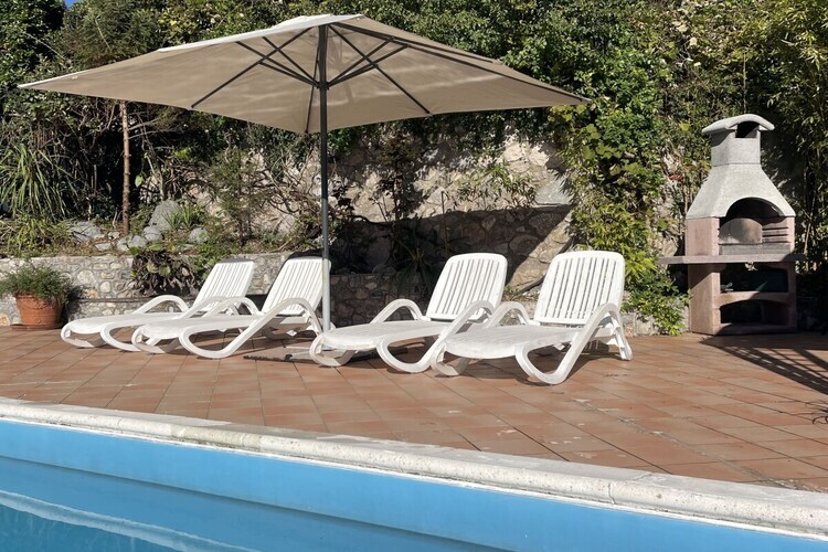 Maison Bella Berna à Vesio : terrasse et piscine - Photo 3
