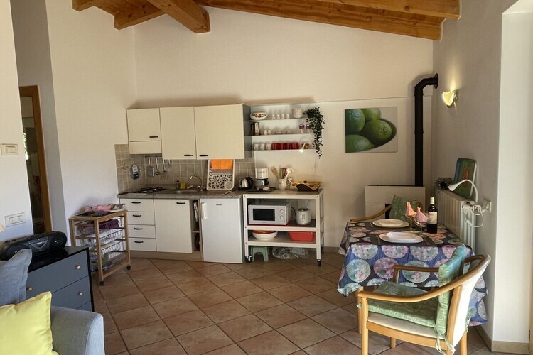 Maison Bella Berna à Vesio : terrasse et piscine - Photo 15