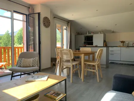 Appartement rénové 52m² balcon - Saint-Pons, Barcelonnette : photo 8