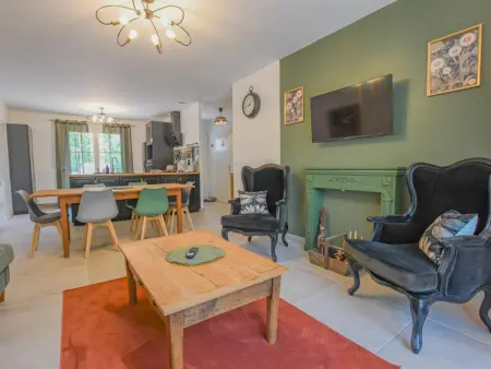Gîte 6 pers. à Salon : jardin aménagé et terrasse privative : photo 2