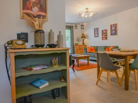 Gîte 6 pers. à Salon : jardin aménagé et terrasse privative : photo 7