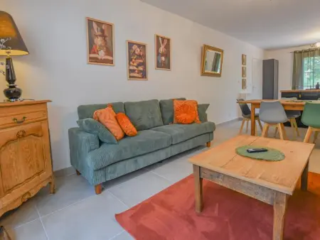 Gîte 6 pers. à Salon : jardin aménagé et terrasse privative : photo 8