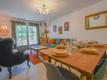 Gîte 6 pers. à Salon : jardin aménagé et terrasse privative : photo 10