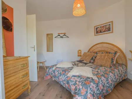Gîte 6 pers. à Salon : jardin aménagé et terrasse privative : photo 17