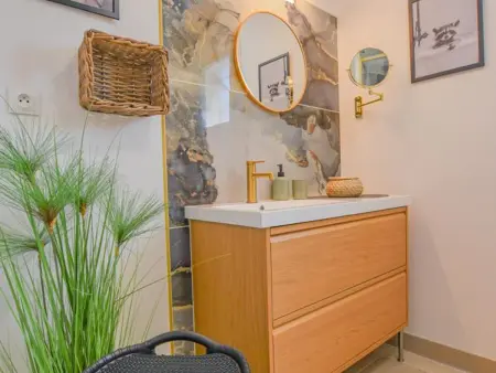 Gîte 6 pers. à Salon : jardin aménagé et terrasse privative : photo 21