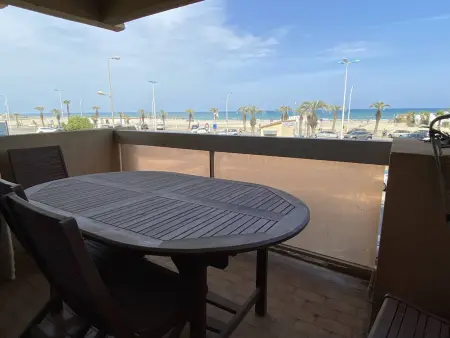 Deux-pièces face à la mer avec terrasse à Canet-Plage : photo 3