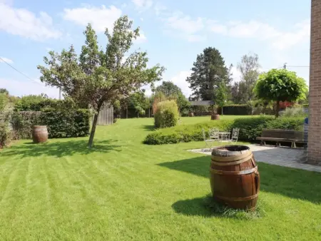 Villa M, maison à ossature bois à Durbuy avec grand jardin clôturé : photo 3