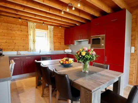 Villa M, maison à ossature bois à Durbuy avec grand jardin clôturé : photo 4