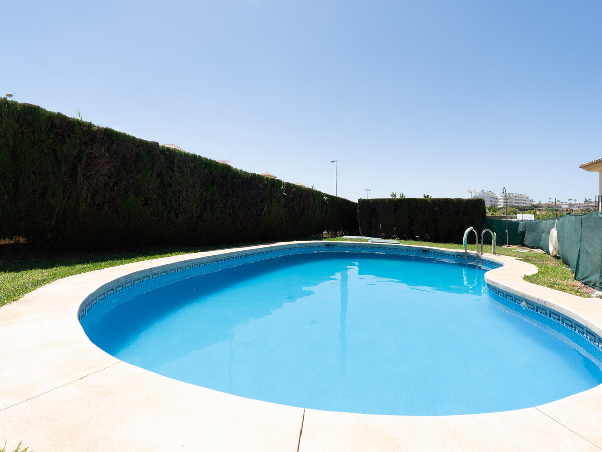 Maison mitoyenne 4 pers. avec vue mer, piscine et plage à 150m - Photo 6