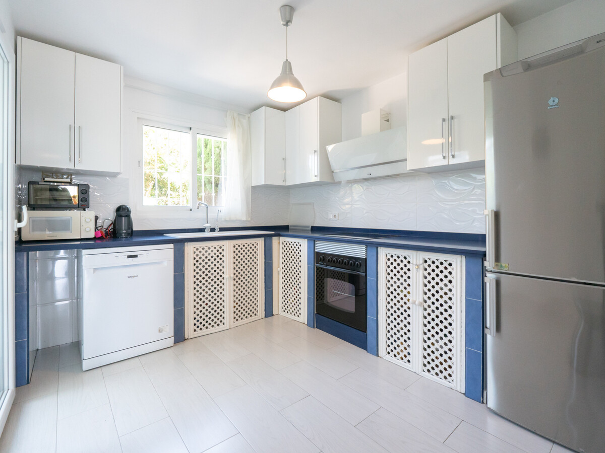 Maison mitoyenne 4 pers. avec vue mer, piscine et plage à 150m - Photo 9