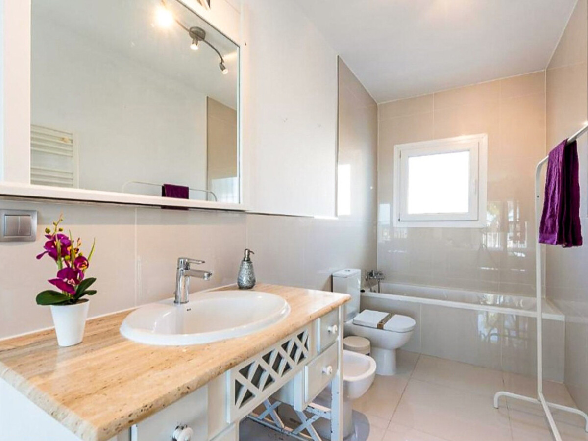 Maison mitoyenne 4 pers. avec vue mer, piscine et plage à 150m - Photo 14