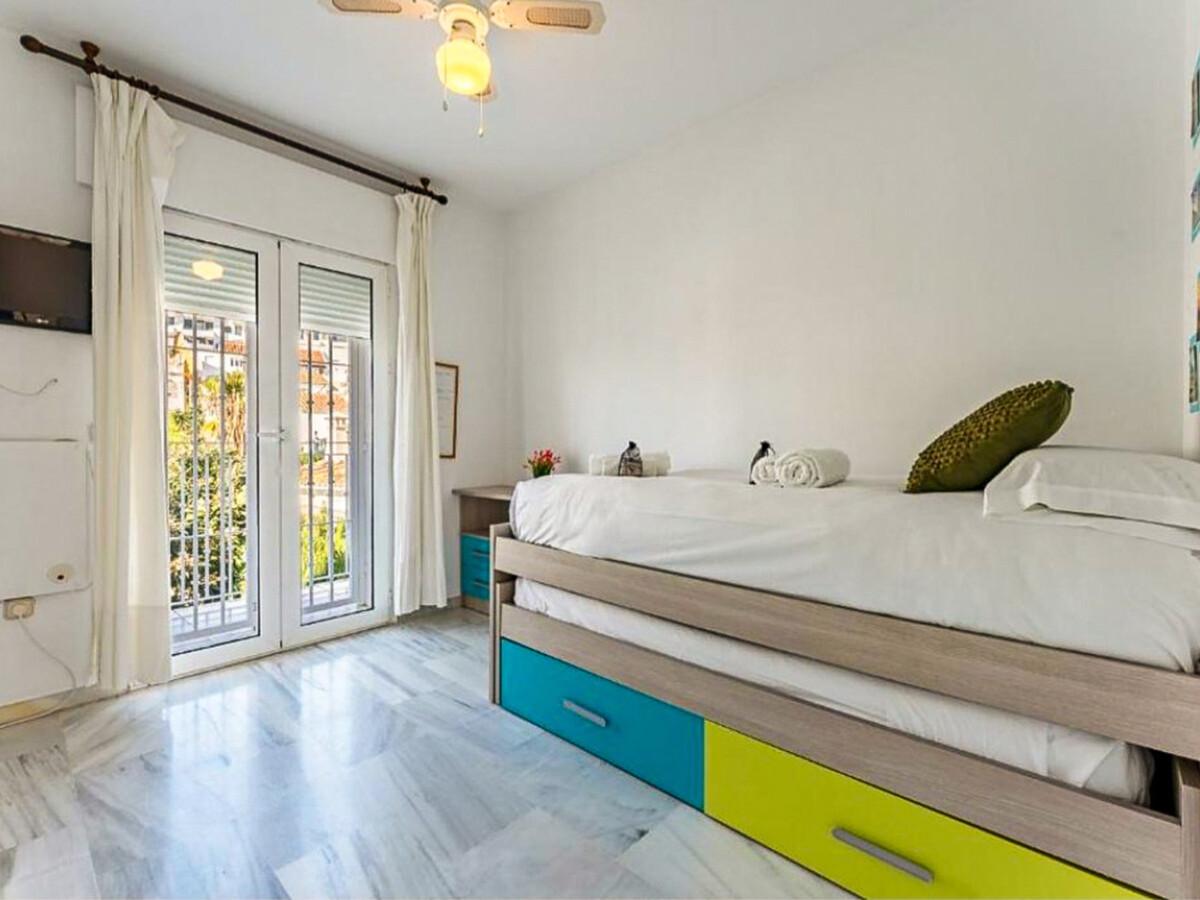 Maison mitoyenne 4 pers. avec vue mer, piscine et plage à 150m - Photo 17