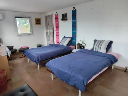 Studio 40 m² avec terrasse privée et parking à Breuillet : photo 3