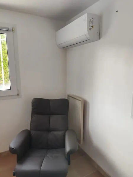 Studio 40 m² avec terrasse privée et parking à Breuillet : photo 13