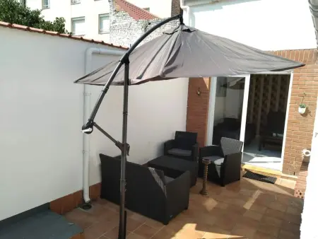 Maison cosy à Calais avec jardin clos et climatisation : photo 4