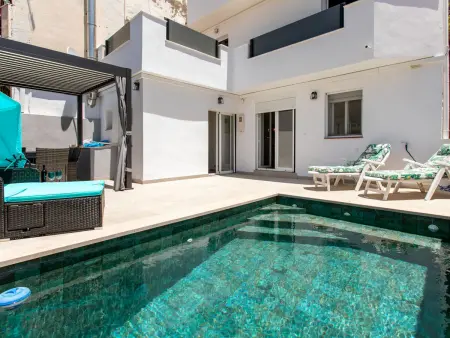 Alta, maison 3 étages avec piscine à Jete : photo 1