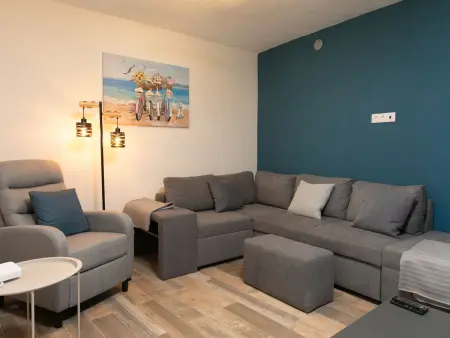 Alta, maison 3 étages avec piscine à Jete : photo 3