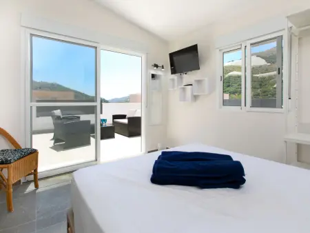 Alta, maison 3 étages avec piscine à Jete : photo 4