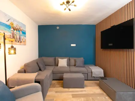 Alta, maison 3 étages avec piscine à Jete : photo 6